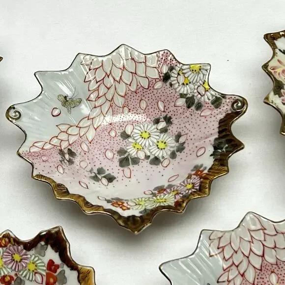 Antique Japanese Porcelain Hand Painted Serving Dishes (5) Meiji Era Scalloped - Picture 5 of 15
